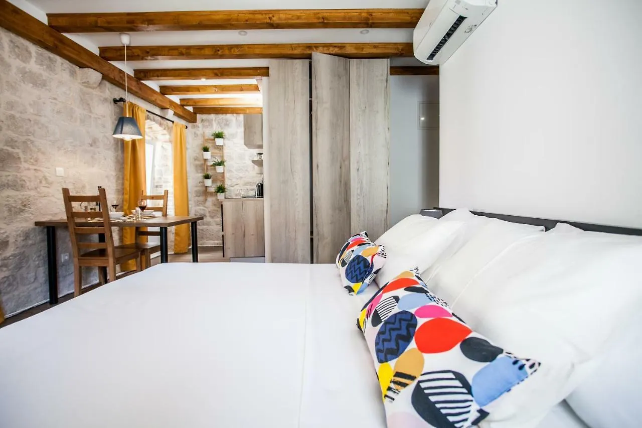 Villa Lucia Trogir 2*,  Croatia